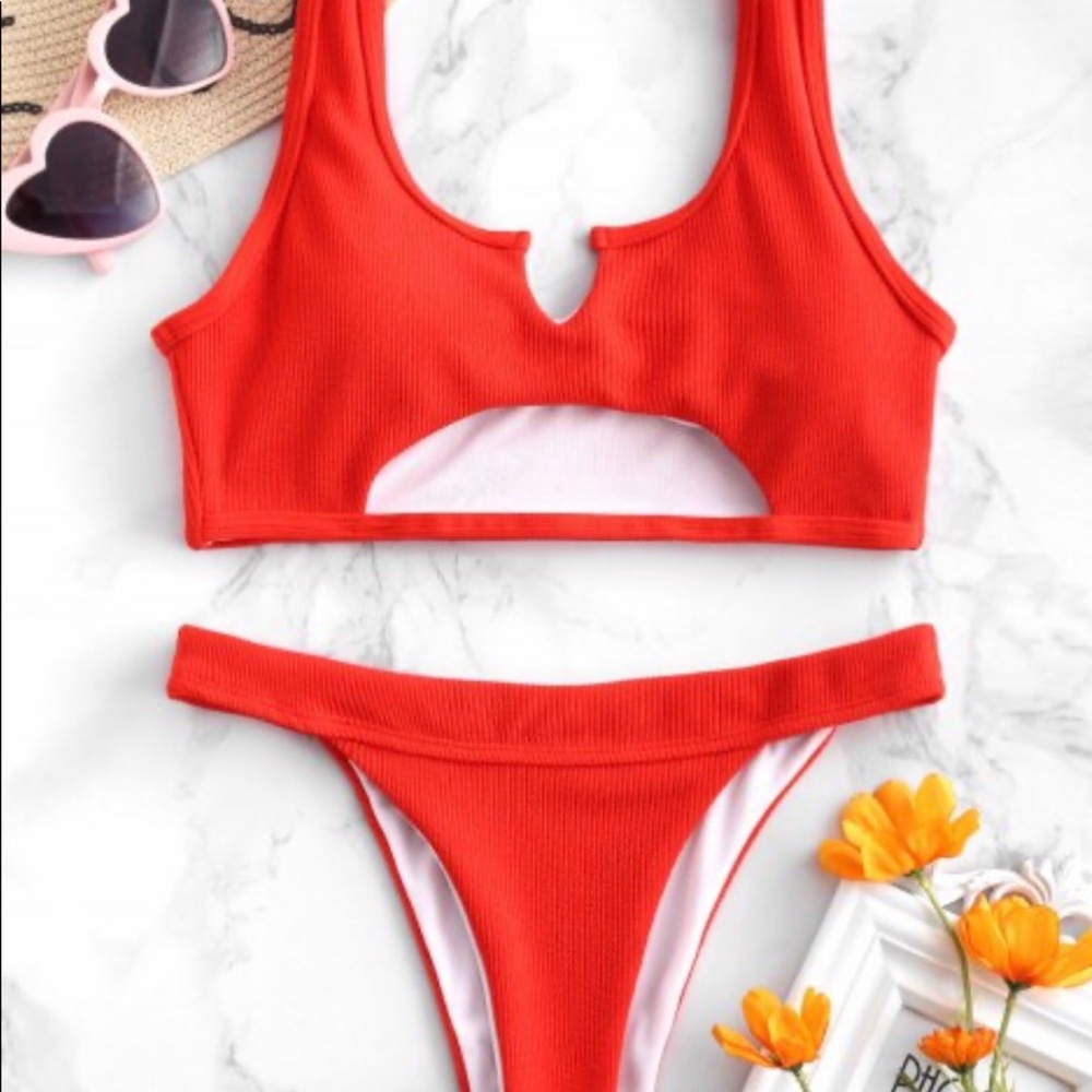 Underboob bikini set